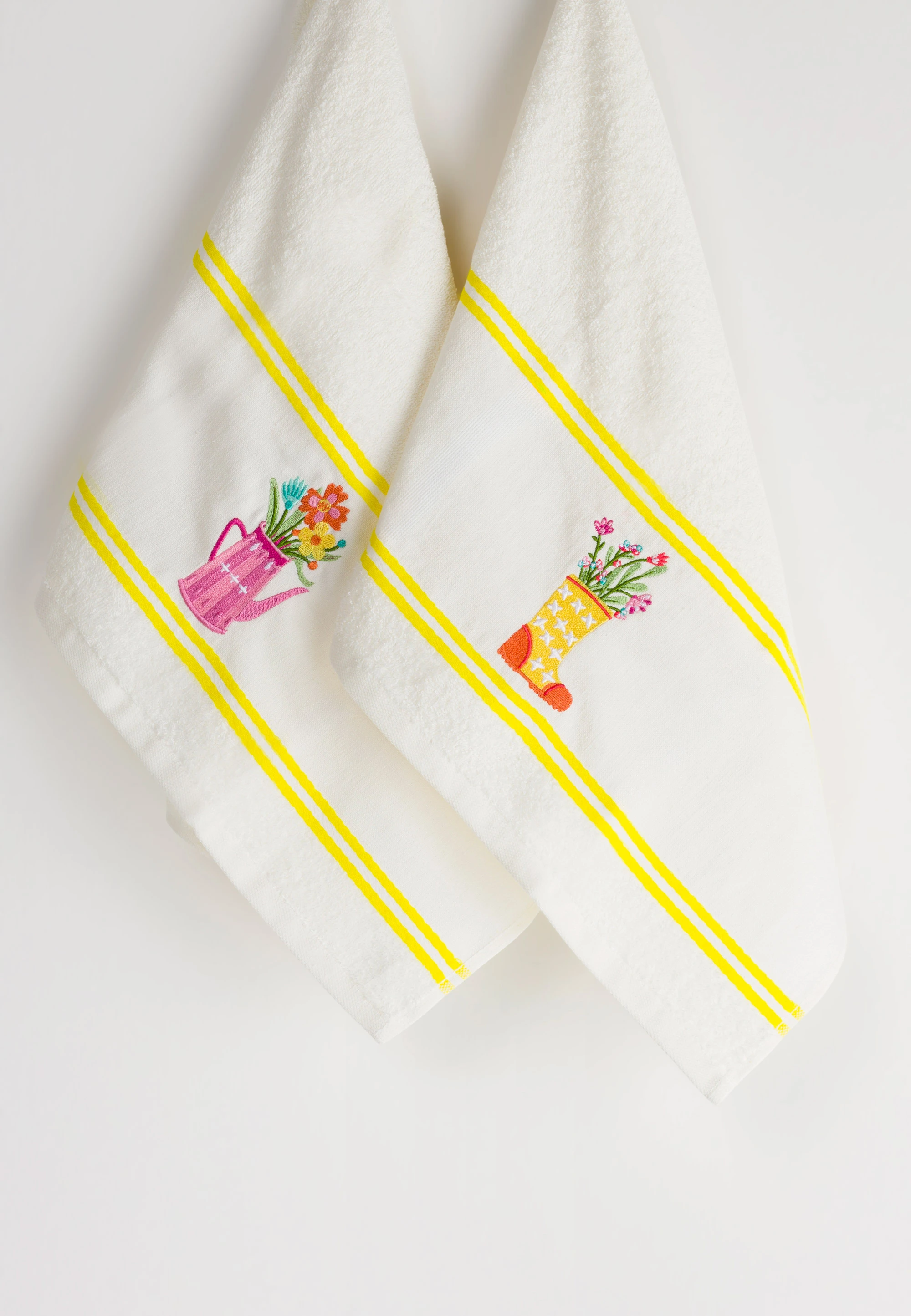 Set strofinacci NicoHome in spugna con balza ricamata